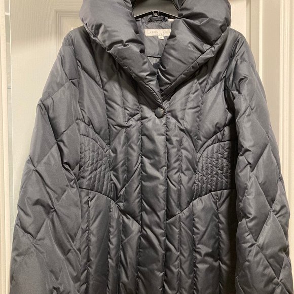 Larry Levine Jackets & Blazers - NWOT - New Ladies Larry Levine Marine Blue Down Filled Puffer Coat